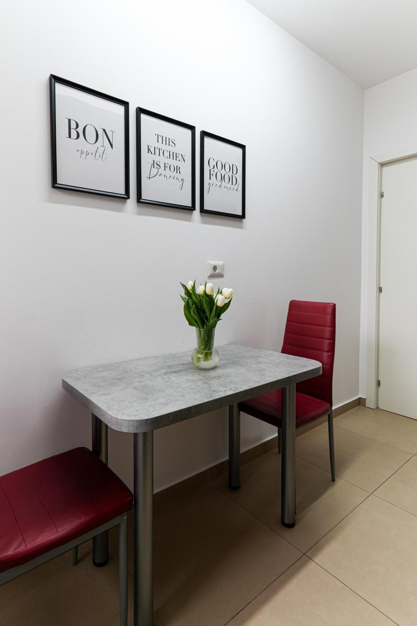 Amalia - Quiet 1Br Apartment With Parking & Wi-Fi บูคาเรสต์ ภายนอก รูปภาพ